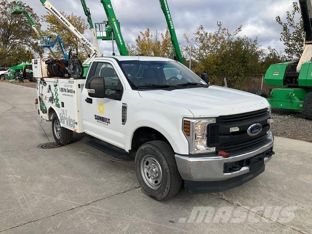 Ford F-250 Общински/универсални превозни средства
