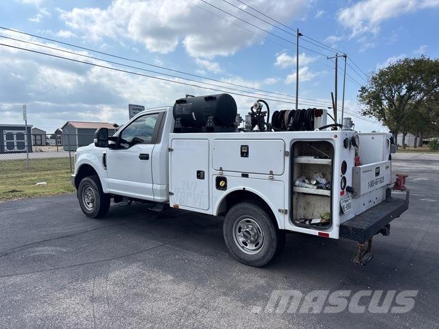 Ford F-250 Общински/универсални превозни средства
