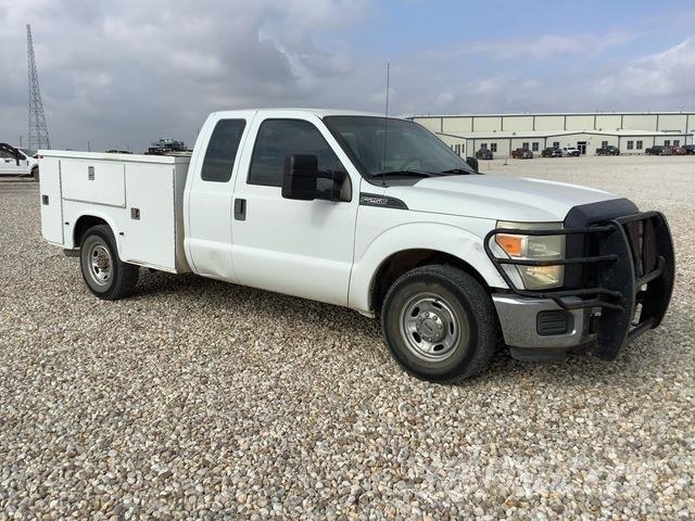 Ford F-250 Пикапи