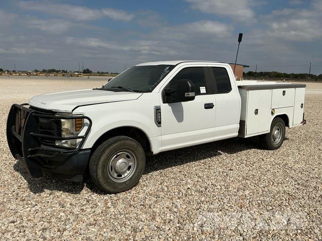 Ford F-250 Пикапи