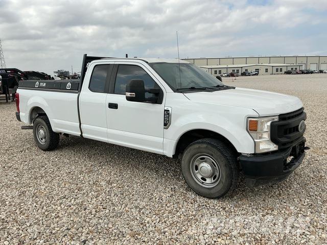 Ford F-250 Пикапи