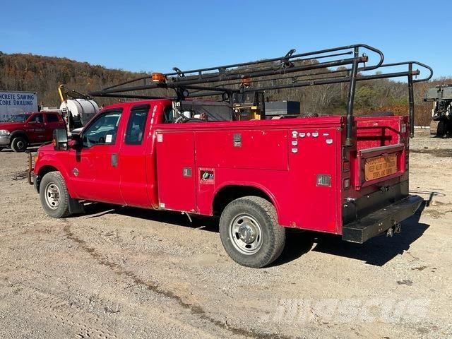 Ford F-250 Пикапи