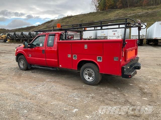 Ford F-250 Пикапи
