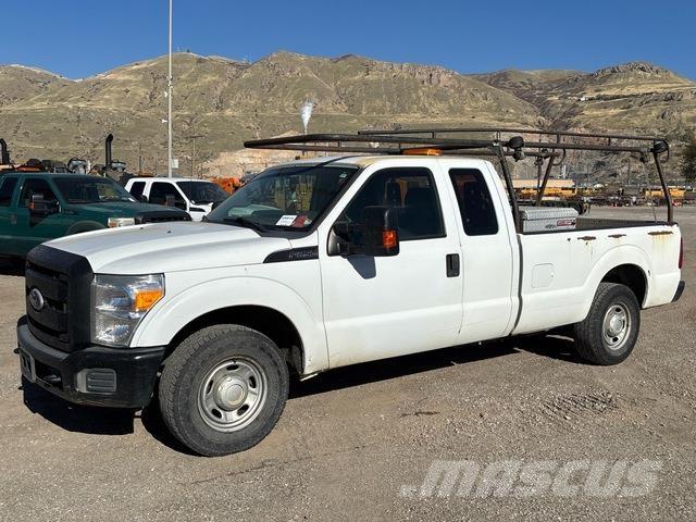 Ford F-250 Пикапи