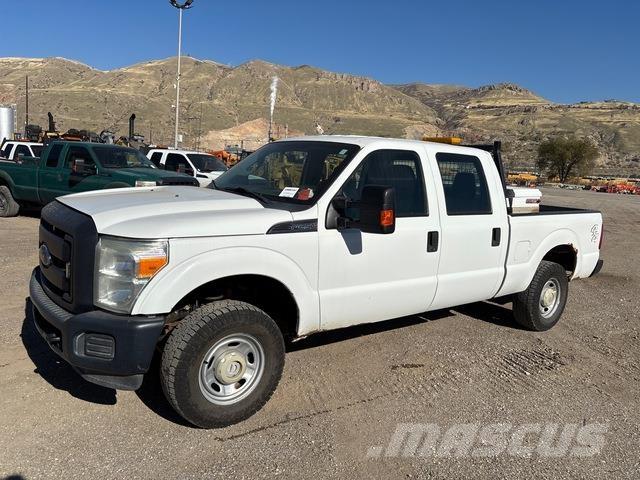 Ford F-250 Пикапи