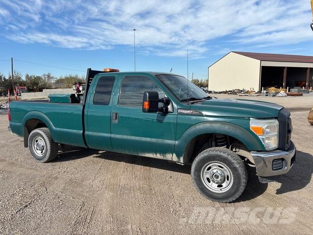 Ford F-250 Пикапи