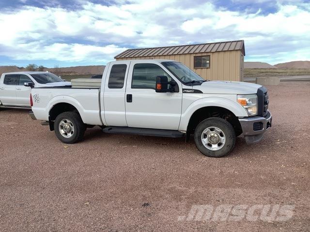 Ford F-250 Пикапи