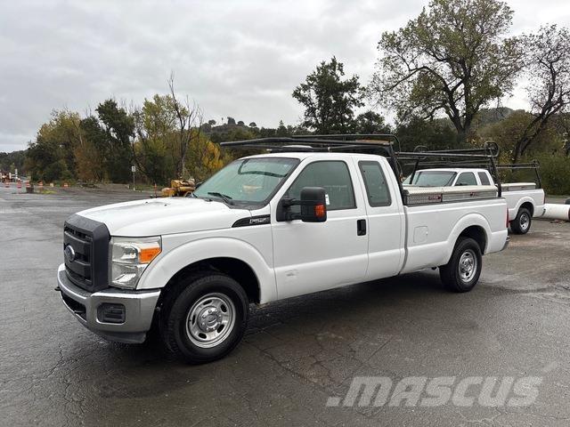 Ford F-250 Пикапи