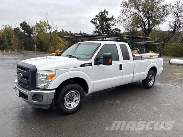 Ford F-250 Пикапи
