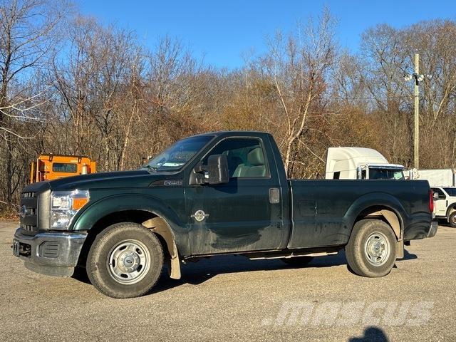 Ford F-250 Пикапи