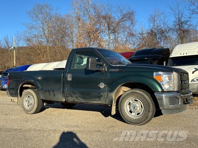 Ford F-250 Пикапи