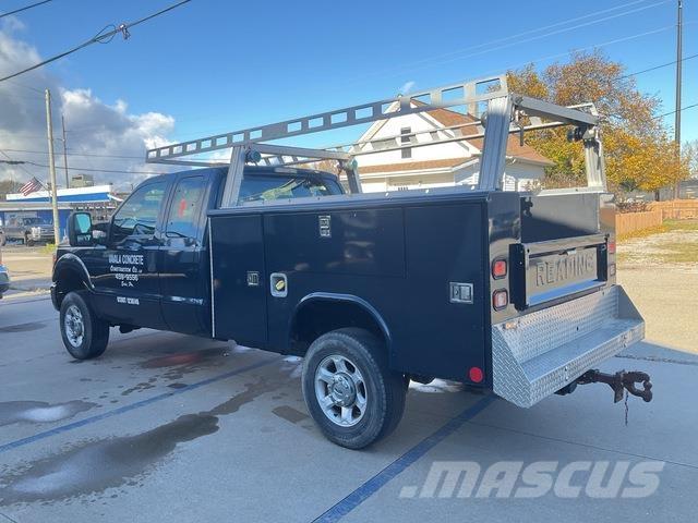 Ford F-250 Пикапи