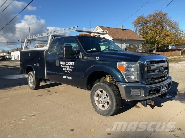Ford F-250 Пикапи