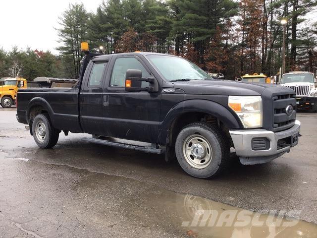 Ford F-250 Пикапи