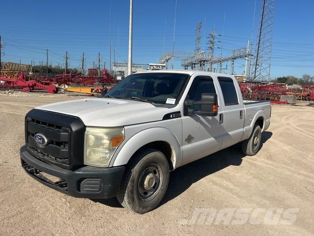 Ford F-250 Пикапи