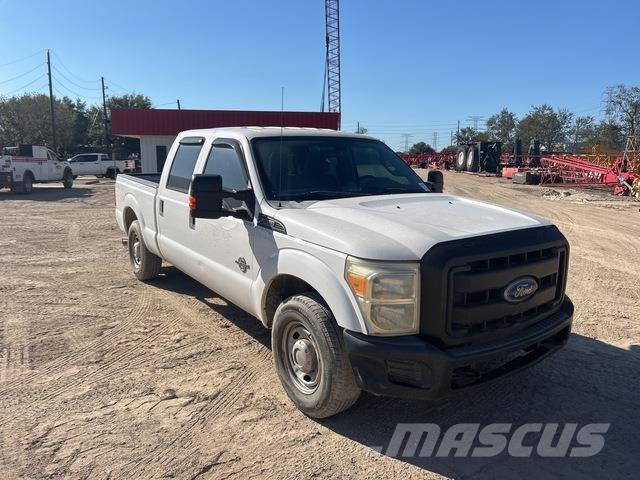 Ford F-250 Пикапи
