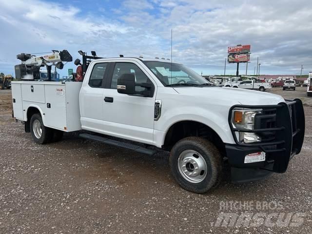 Ford F-350 Общински/универсални превозни средства
