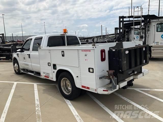 Ford F-350 Пикапи