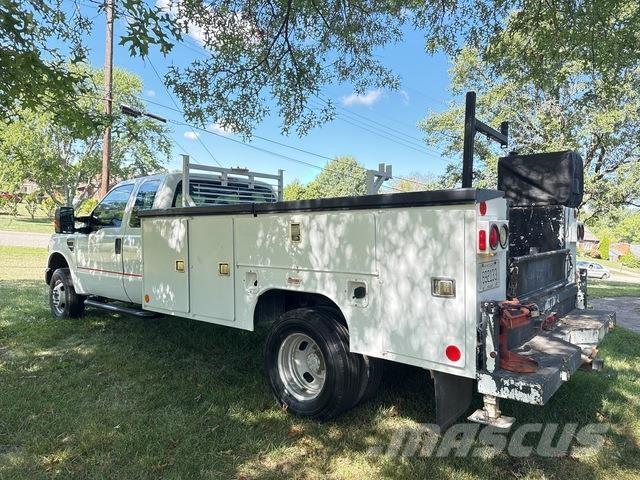 Ford F-350 Общински/универсални превозни средства
