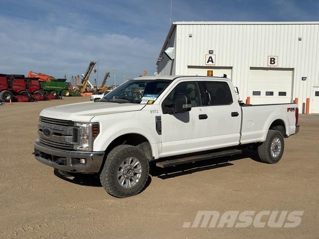 Ford F-350 Пикапи