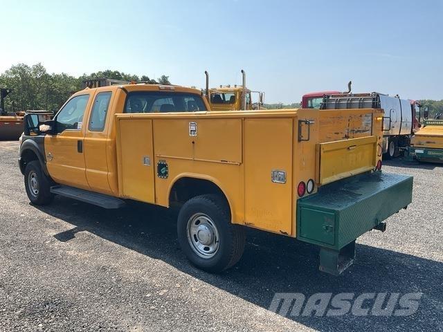 Ford F-350 Пикапи