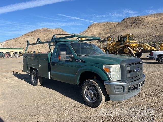 Ford F-350 Пикапи
