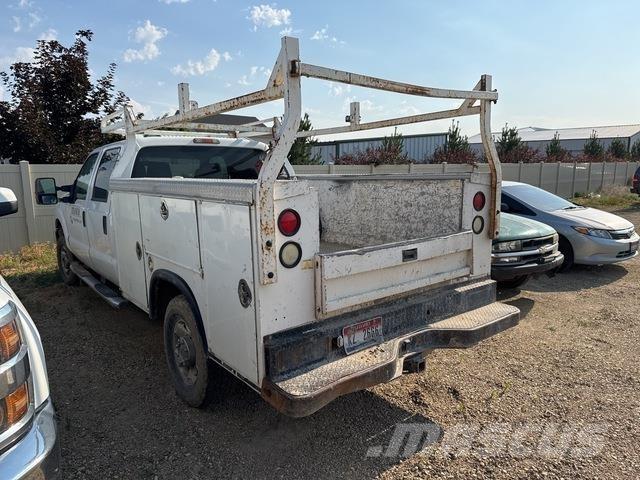 Ford F-350 Пикапи