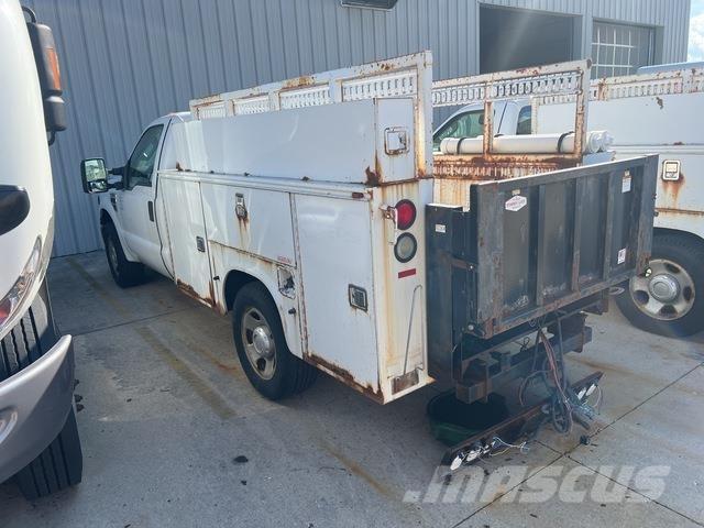 Ford F-350 Пикапи