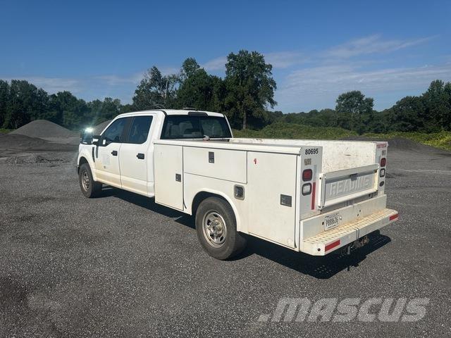 Ford F-350 Общински/универсални превозни средства
