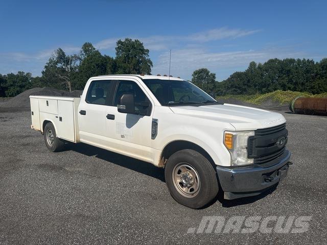 Ford F-350 Общински/универсални превозни средства
