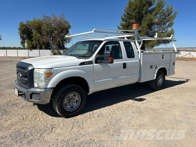 Ford F-350 Пикапи