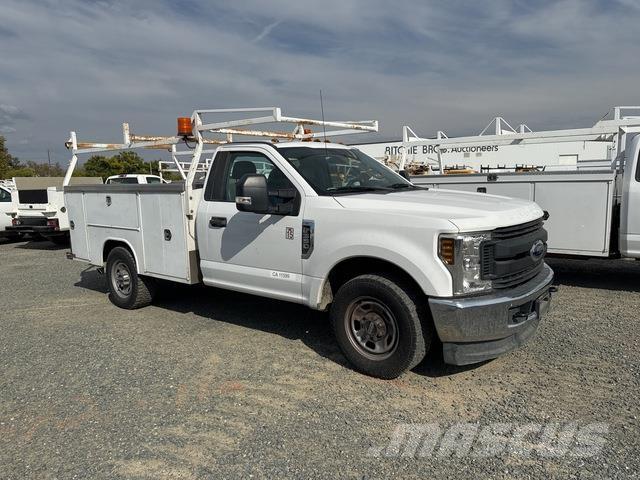 Ford F-350 Пикапи