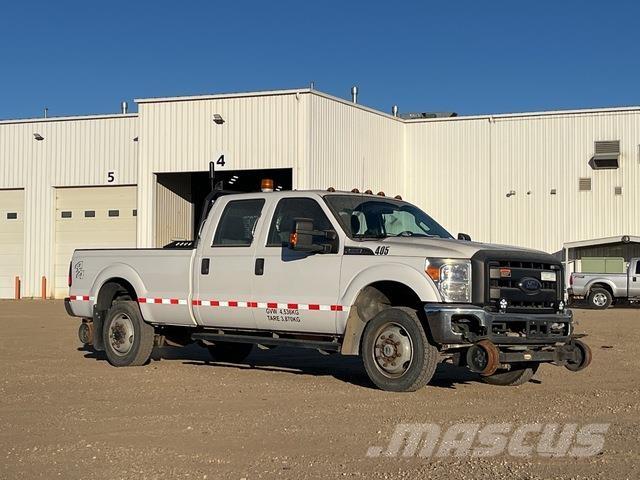 Ford F-350 Пикапи