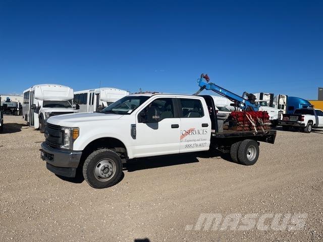 Ford F-350 Камиони с подвижни сондажни кули