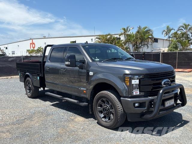 Ford F-350 Пикапи