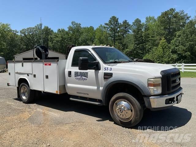 Ford F-450 Общински/универсални превозни средства
