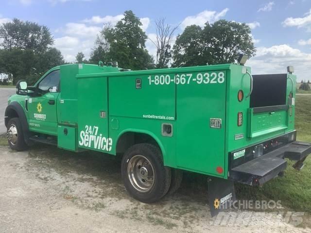 Ford F-450 Общински/универсални превозни средства
