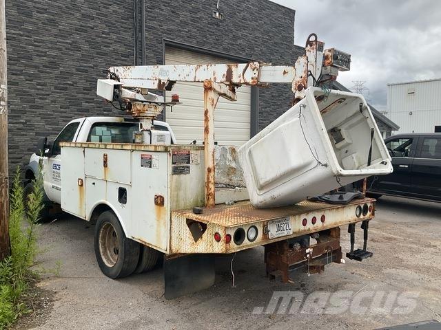 Ford F-450 Моторизирани платформи с талига