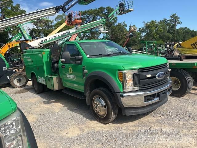 Ford F-450 Общински/универсални превозни средства
