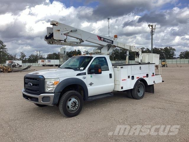 Ford F-550 Моторизирани платформи с талига