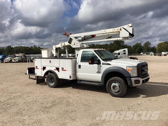 Ford F-550 Моторизирани платформи с талига