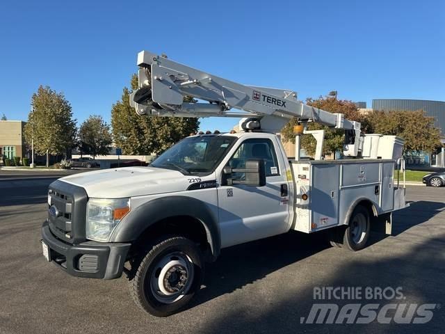 Ford F-550 Моторизирани платформи с талига