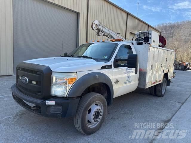 Ford F-550 Общински/универсални превозни средства
