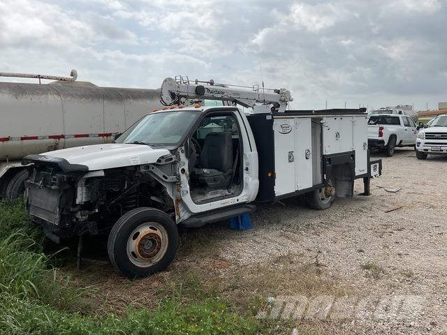 Ford F-550 Общински/универсални превозни средства
