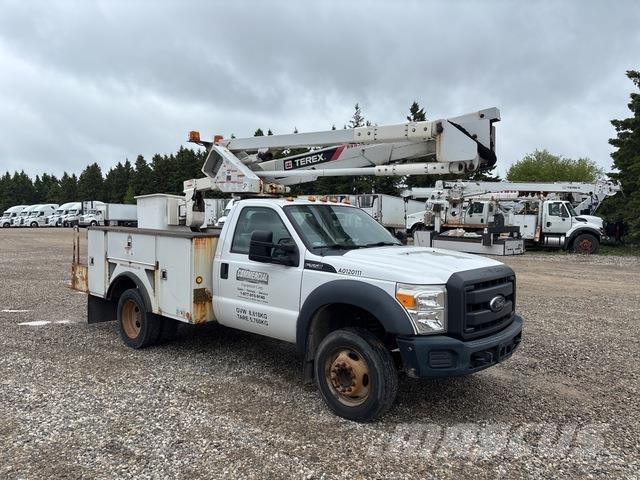 Ford F-550 Моторизирани платформи с талига