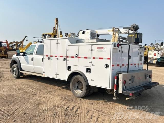 Ford F-550 Общински/универсални превозни средства
