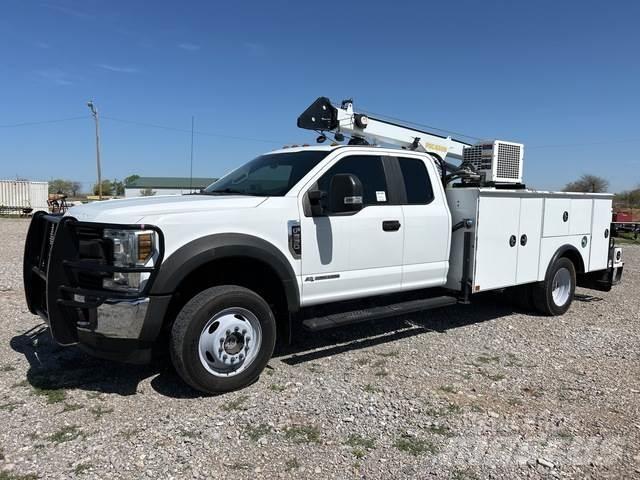 Ford F-550 Общински/универсални превозни средства
