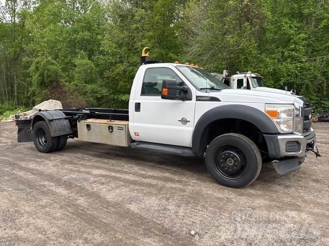 Ford F-550 Камиони с кран с кука