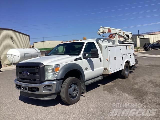 Ford F-550 Общински/универсални превозни средства
