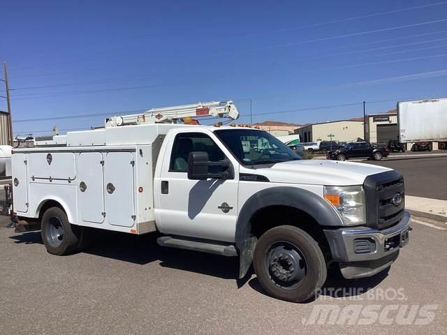 Ford F-550 Общински/универсални превозни средства
